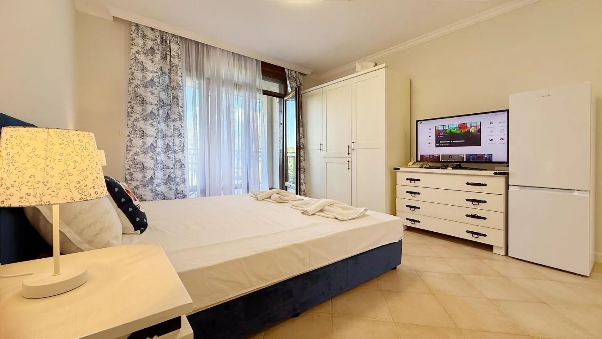 Sm Lovely Apartments On The First Line In Sozopol