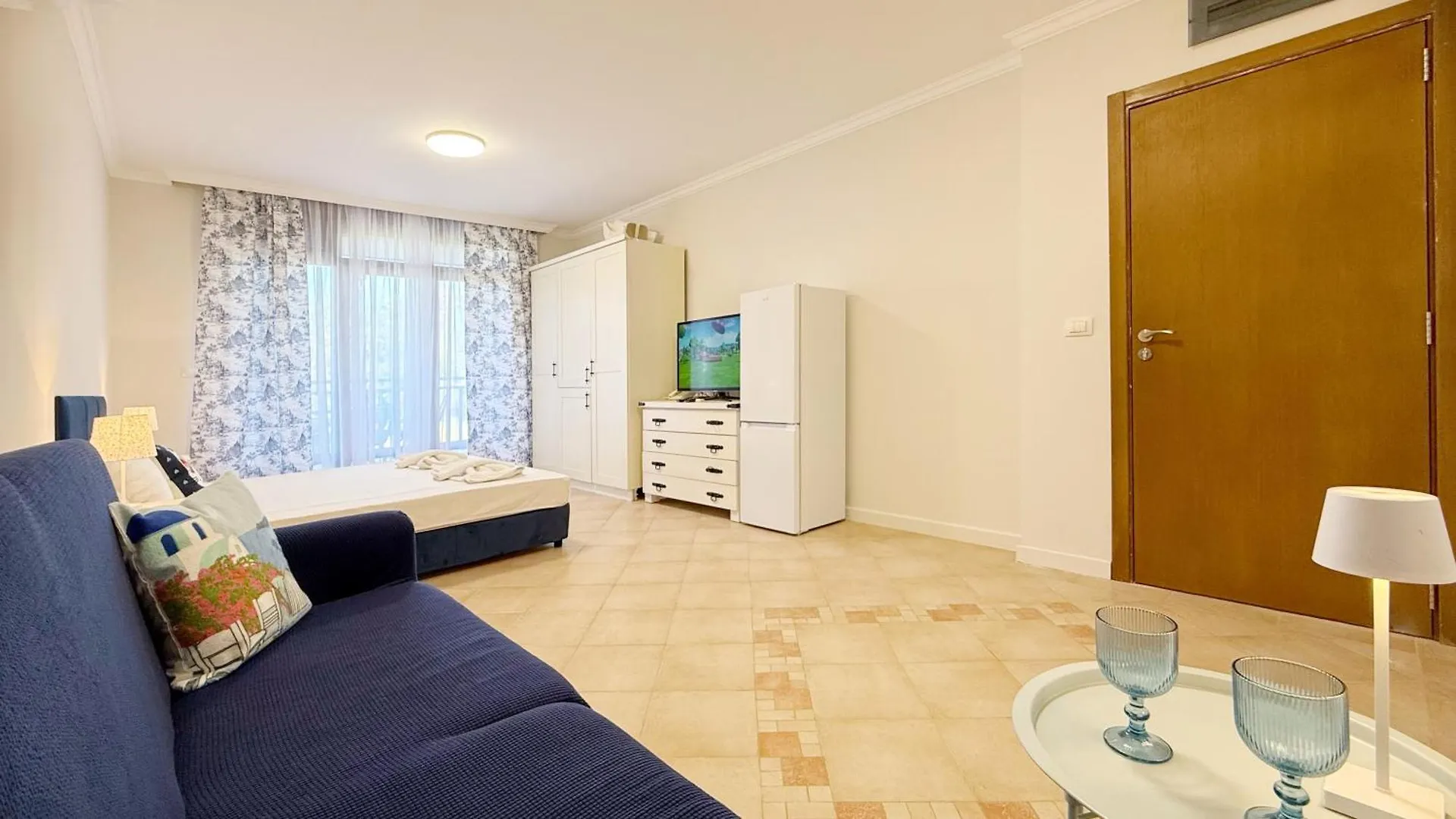 Sm Lovely Apartments On The First Line In Sozopol