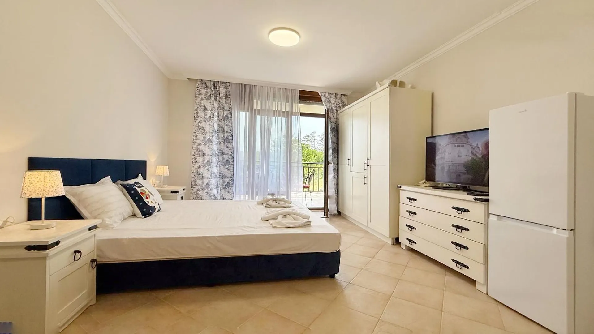 Sm Lovely Apartments On The First Line In Sozopol